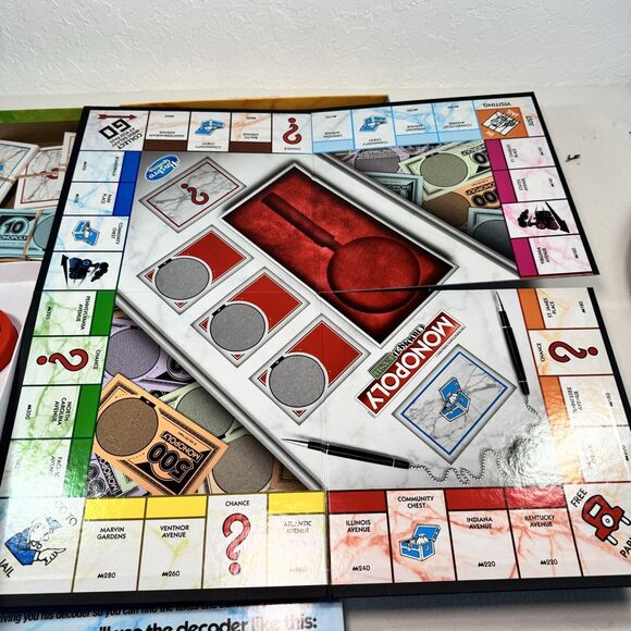 Monopoly Crooked Cash Board Game Fun Family Game - Picture 3 of 9